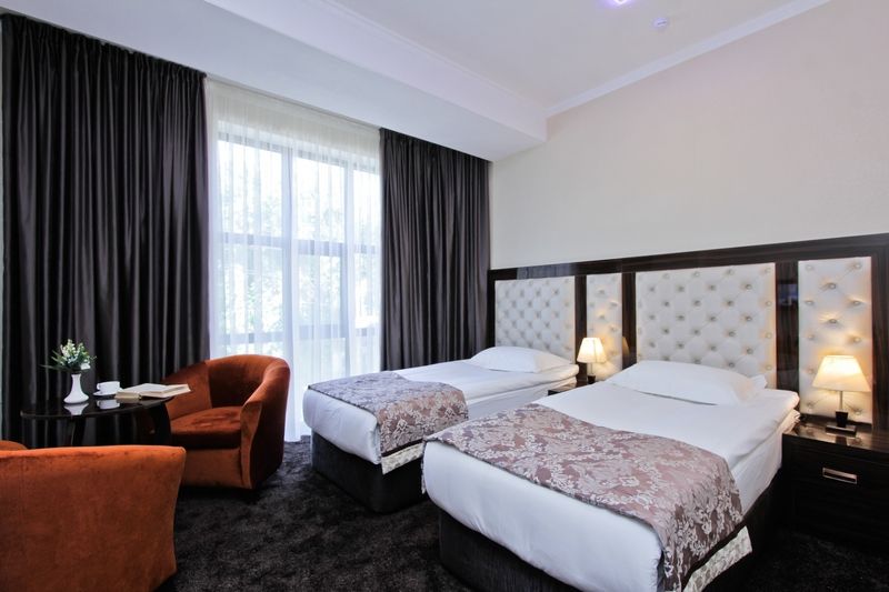 Discovery Hotel Bișkek Exterior foto