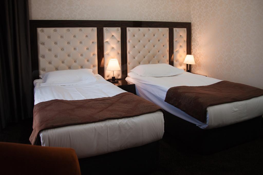 Discovery Hotel Bișkek Exterior foto